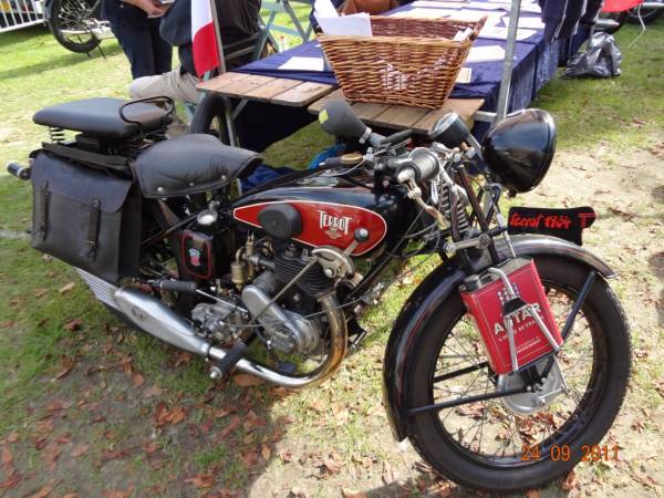 Nationaal Veteraan Treffen Woerden 2011