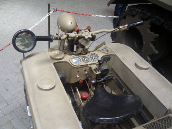 Kettenkrads tijdens Militracks 2012 {1}