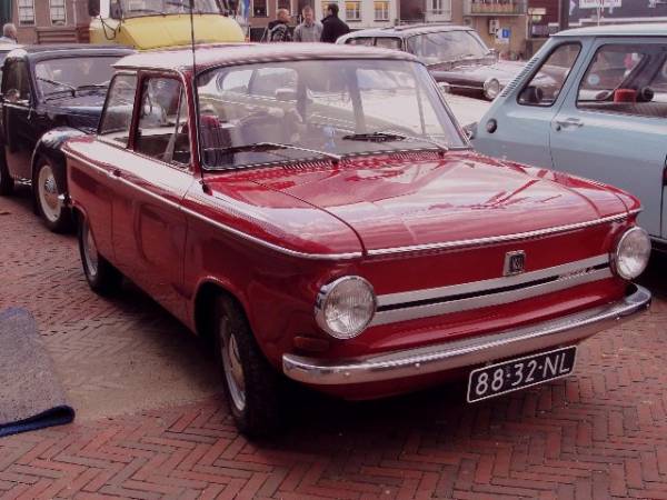 De Prinz4 van Hans Wildenburg, die al menig prijs won in eerdere jaren van de Oldtimerdag.