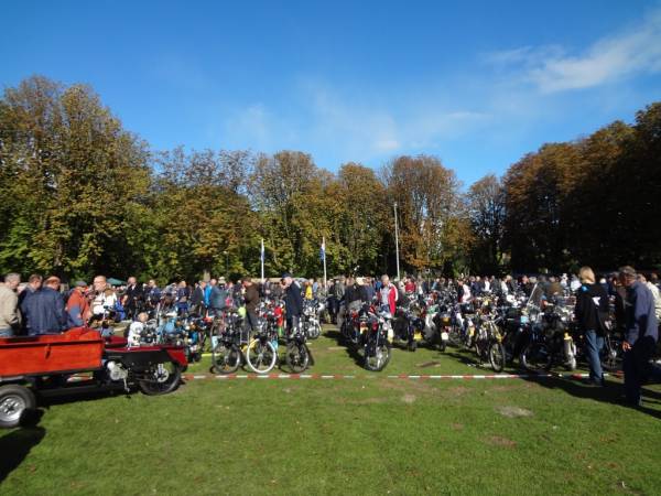 Nationaal Veteraan Treffen Woerden 2012