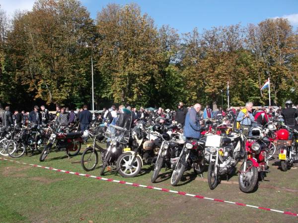 Nationaal Veteraan Treffen Woerden 2012