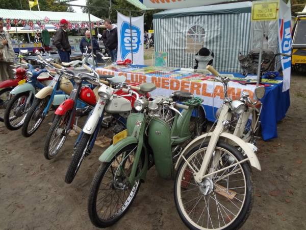 Nationaal Veteraan treffen 2013 Woerden