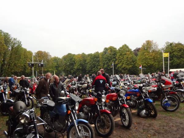 Nationaal Veteraan treffen 2013 Woerden