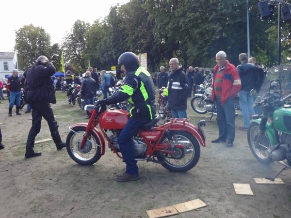 Nationaal Veteraan treffen 2013 Woerden