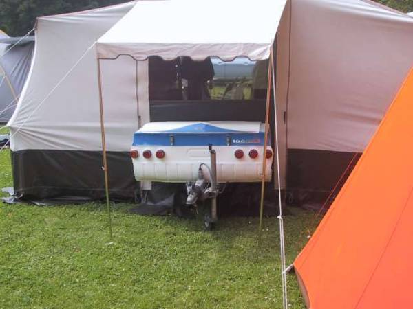 NSU 1000 met tent