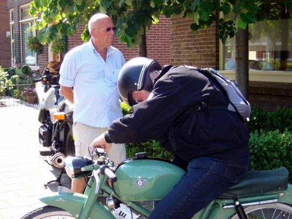 Hans Broers start zijn mooie zeldzame NSU Quickly