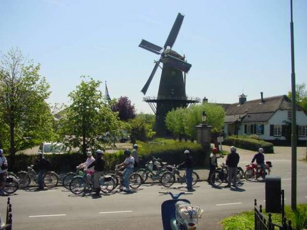 Daar bij die molen