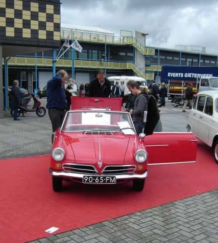 Mooie Wankel Spider op het rode tapijt.