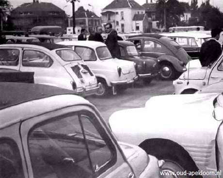 2 Prinzjes op de Apeldoornse automarkt