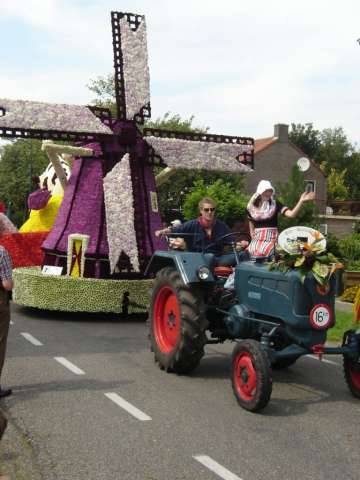 NSU Club bezoekt Bloemencorso Leersum.