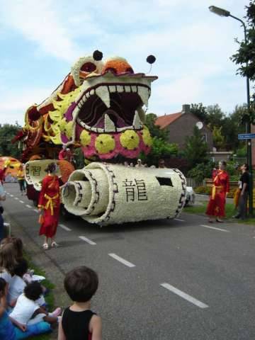 NSU Club bezoekt Bloemencorso Leersum.