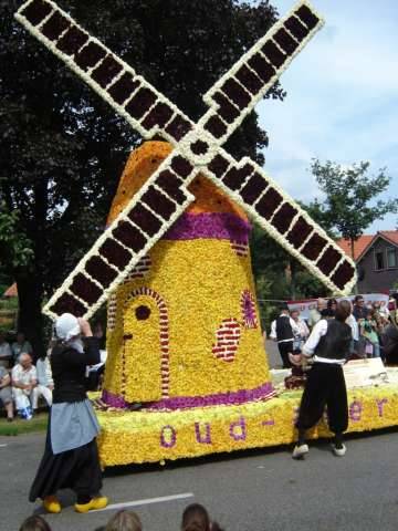 NSU Club bezoekt Bloemencorso Leersum.