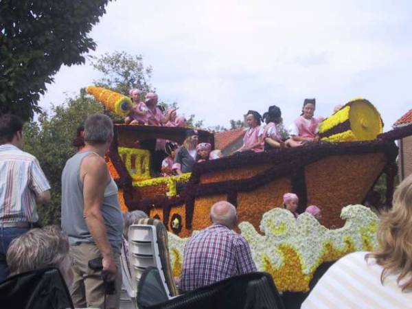 NSU Club bezoekt Bloemencorso Leersum.