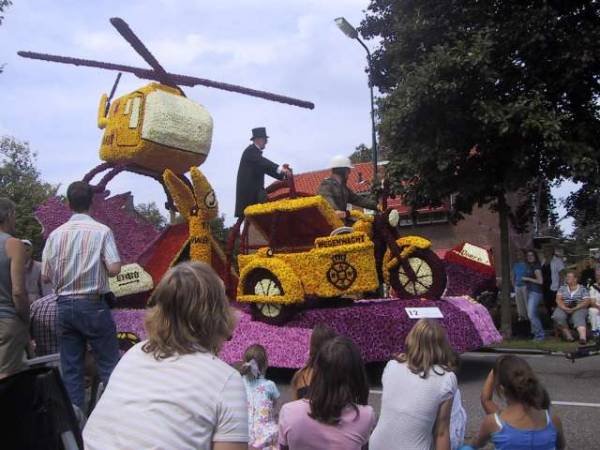 NSU Club bezoekt Bloemencorso Leersum.