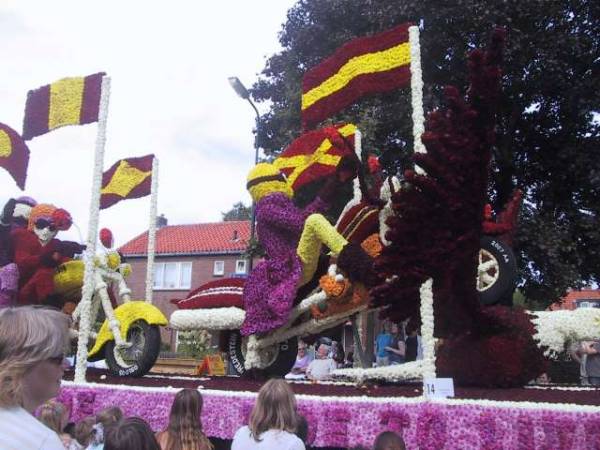 NSU Club bezoekt Bloemencorso Leersum.