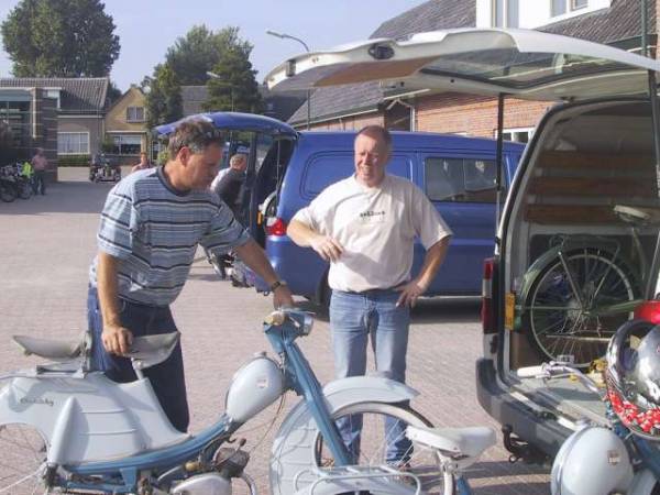 Bromfietsrit 2008 en Marco vond het ook heel leuk op de Quickly van Sjaak de Man