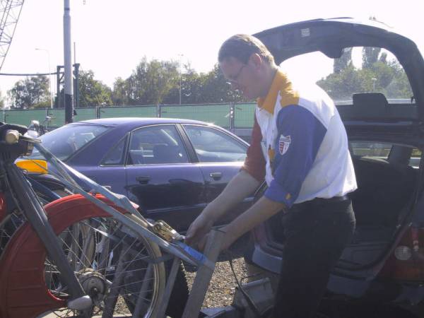 Zijtaart wereldrecord geslaagd 1237 brom/snorfietsten