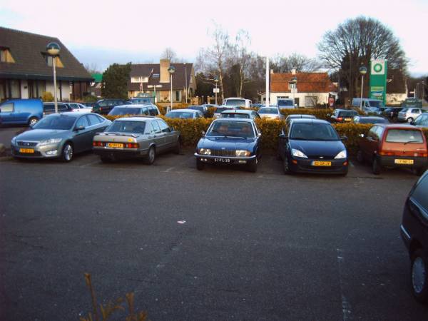 Op het parkeerterrein