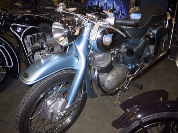 Oldtimer Motor en Bromfietsbeurs Rosmalen 2010