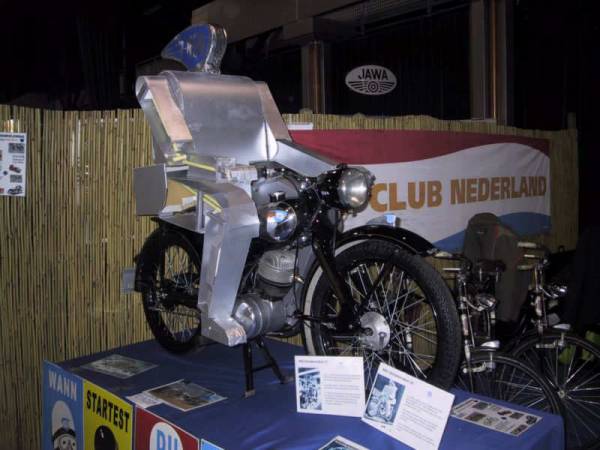 Oldtimer Motor en Bromfietsbeurs Rosmalen 2010
