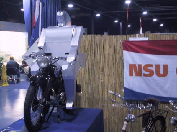 Oldtimer Motor en Bromfietsbeurs Rosmalen 2010