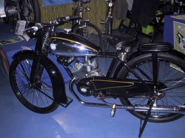 Oldtimer Motor en Bromfietsbeurs Rosmalen 2010