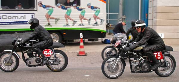 Piet Mager op Velocette Barneveld 16-07-2011